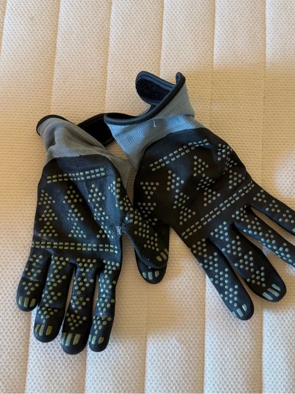 Work gloves